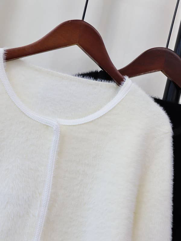 PEACH ACCESSORIES - Cardigan with Fringe Trim and Sequins SK140