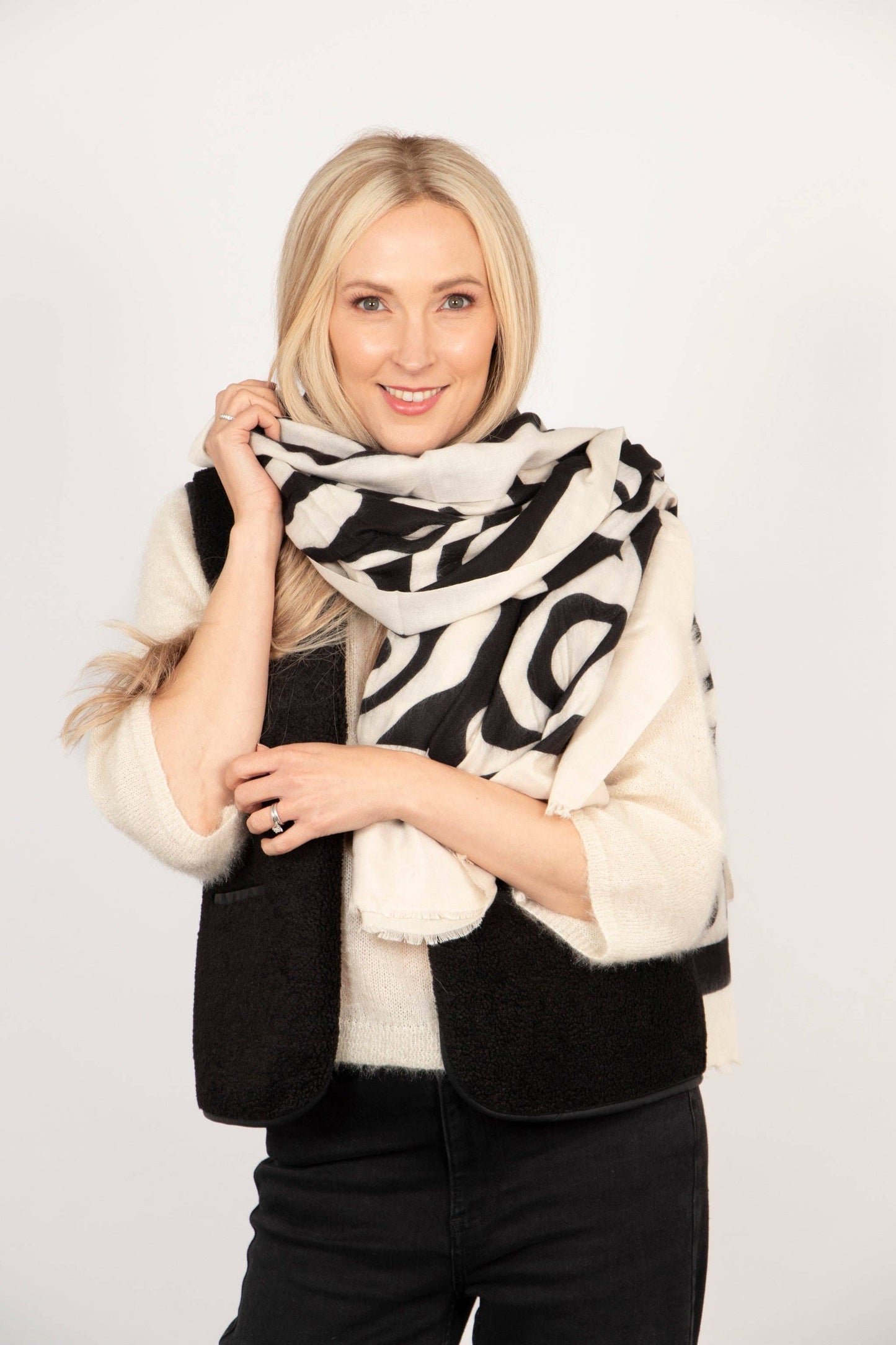 Sarta Accessories - Aston Lightweight Scarf - Cream, Abstract